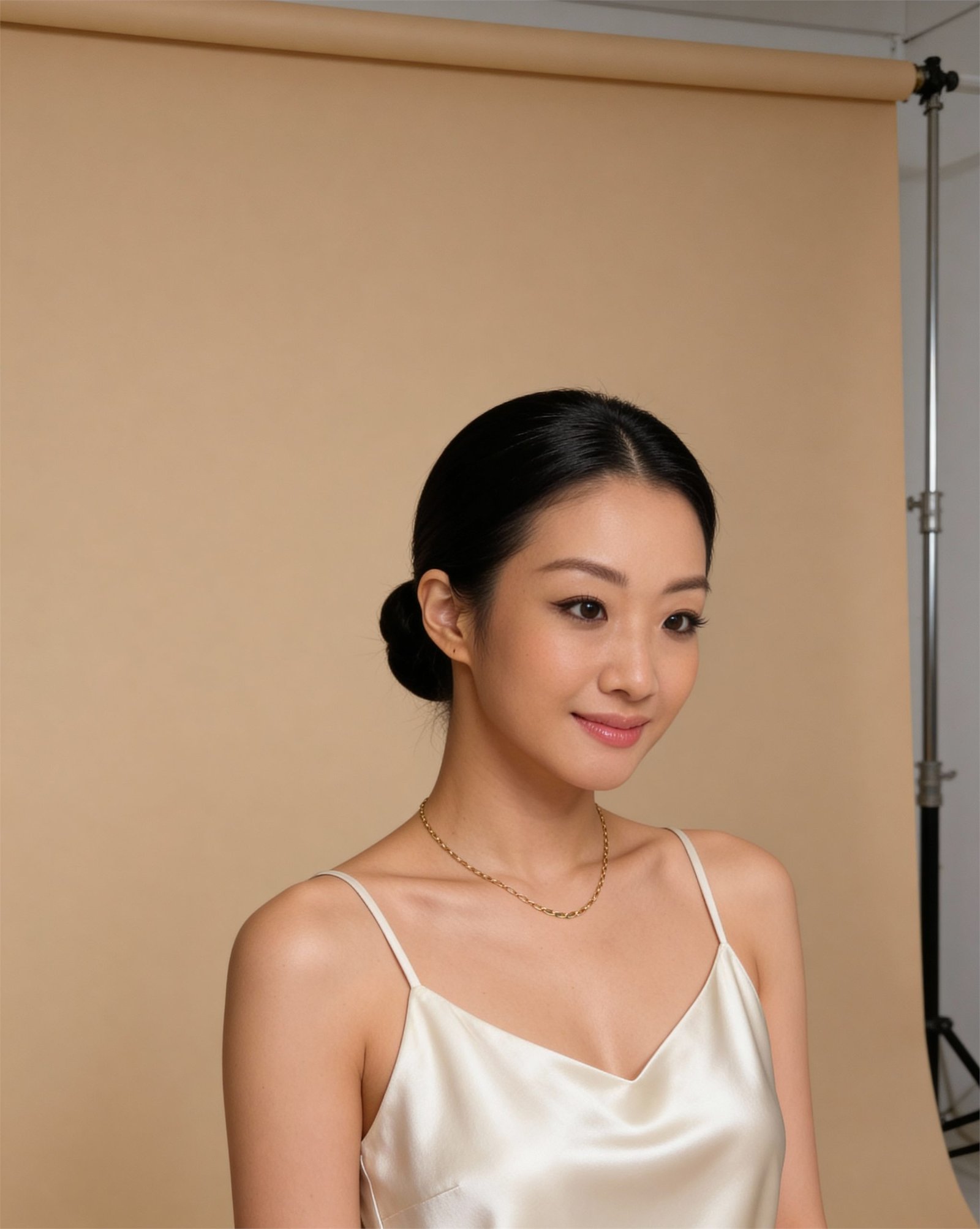 Susie portrait for the editorial brand story.